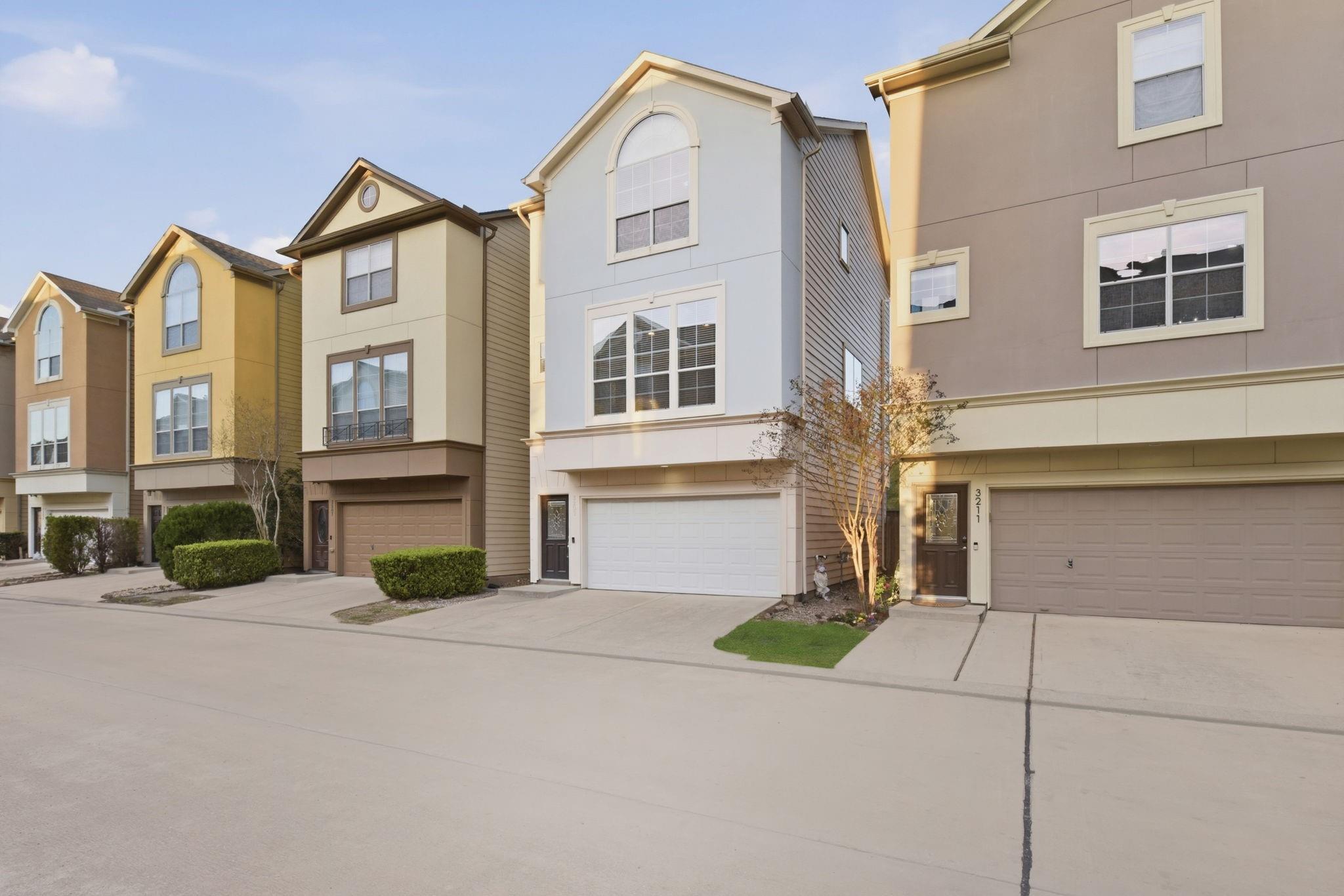 3209 Clearview Circle