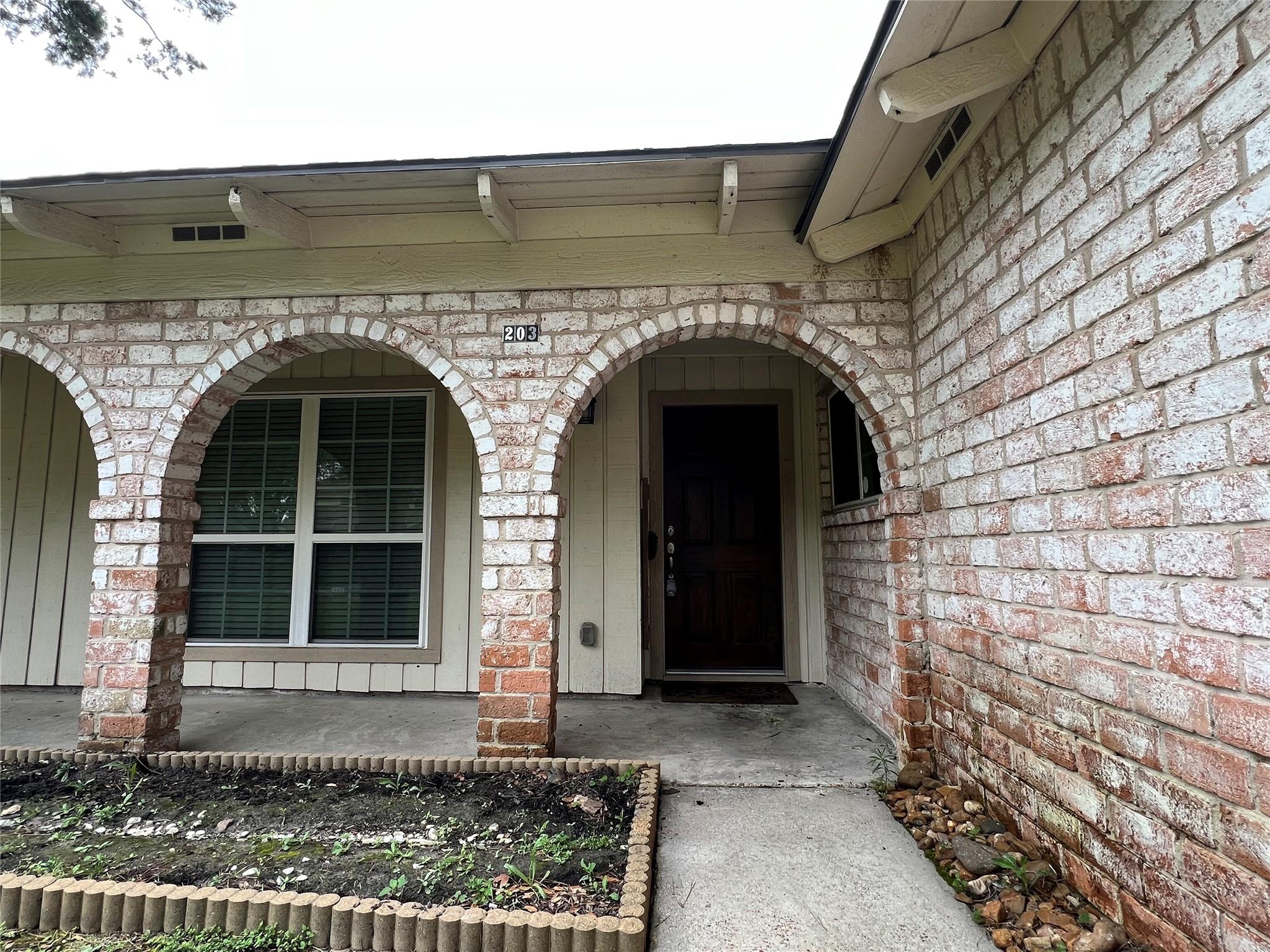 203 Acorn Tree Court