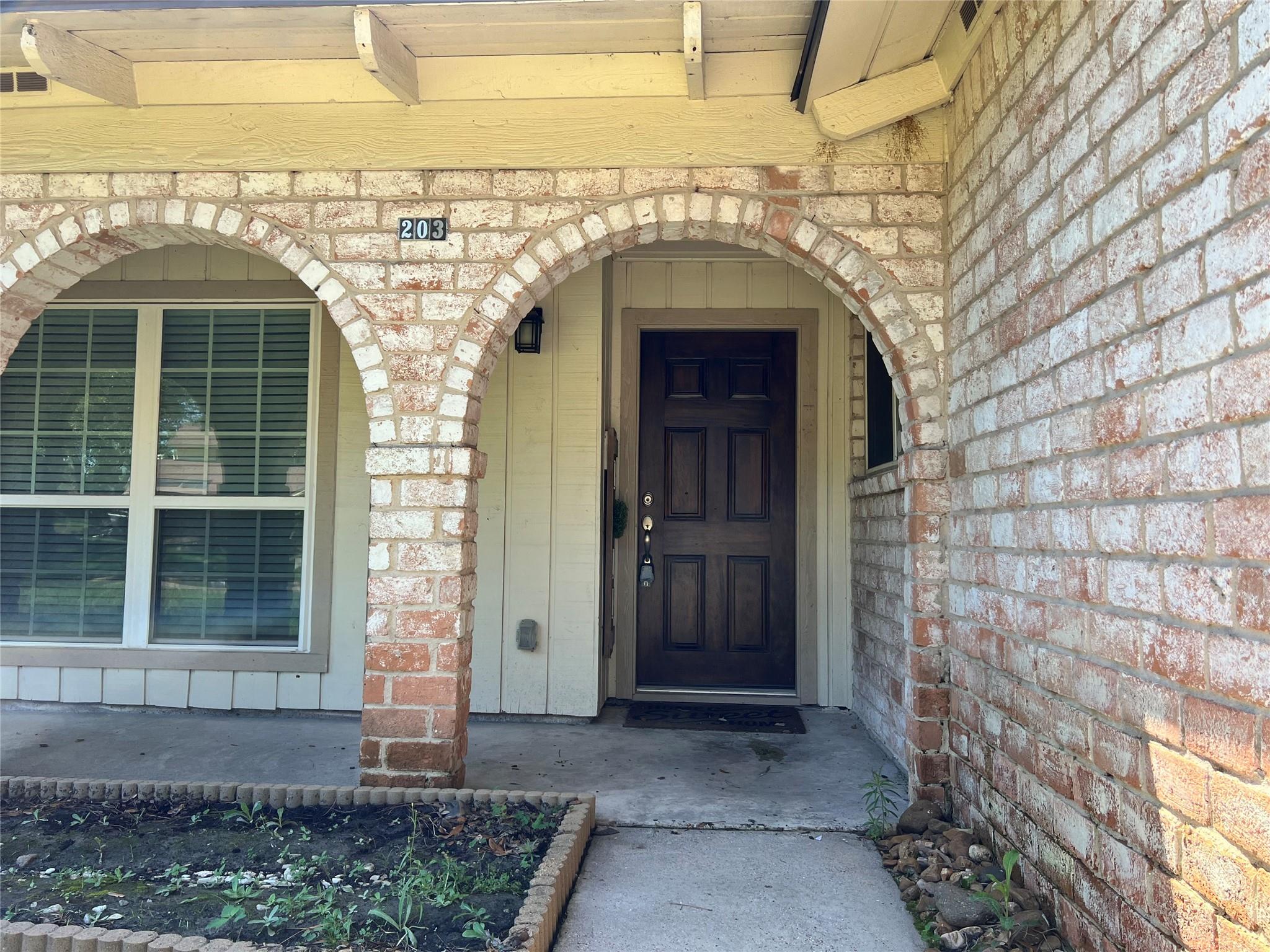 203 Acorn Tree Court