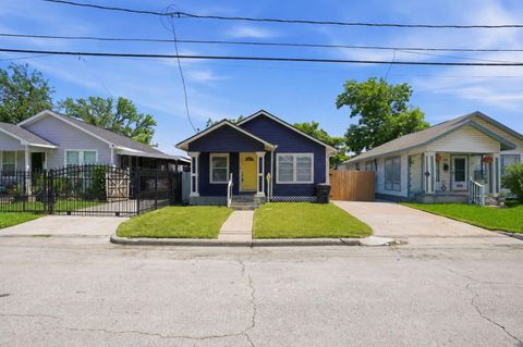 Photo of 5315 Bell Street, Houston, TX 77023 (MLS # 10841190)