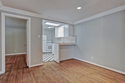 Photo of 2148 Harold Street #3, Houston, TX 77098 (MLS # 85577292)
