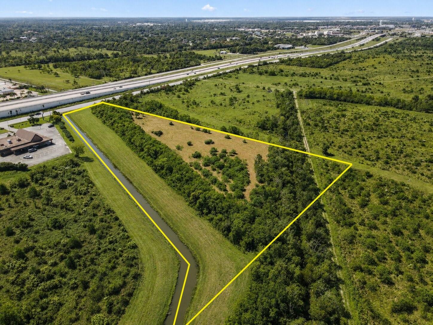 5130 Emmett F Lowry Expressway