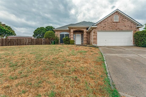 Photo of 6025 Western Creek Lane, Haltom City, TX 76137 (MLS # 68580764)