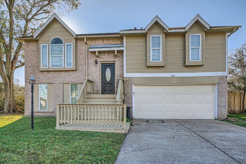 Photo of 2801 Custer Drive, League City, TX 77573 (MLS # 51523772)