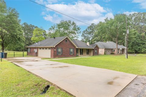Photo of 106 Hickory Lane, Village Mills, TX 77663 (MLS # 3512559)
