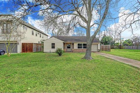 Photo of 4627 Maple Street, Bellaire, TX 77401 (MLS # 46567617)