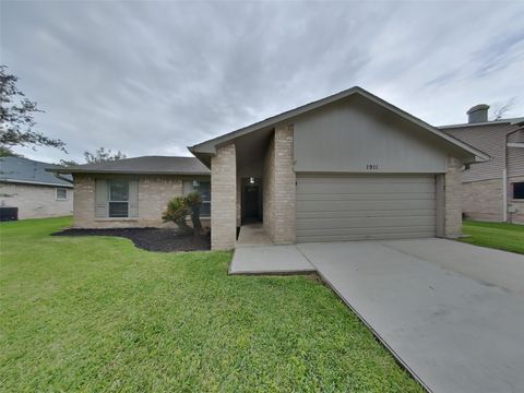 Photo of 1911 Deaf Smith Drive, Richmond, TX 77406 (MLS # 14165344)