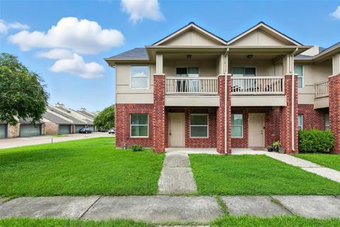 Photo of 1625 Townhome Lane, Missouri City, TX 77459 (MLS # 43873441)