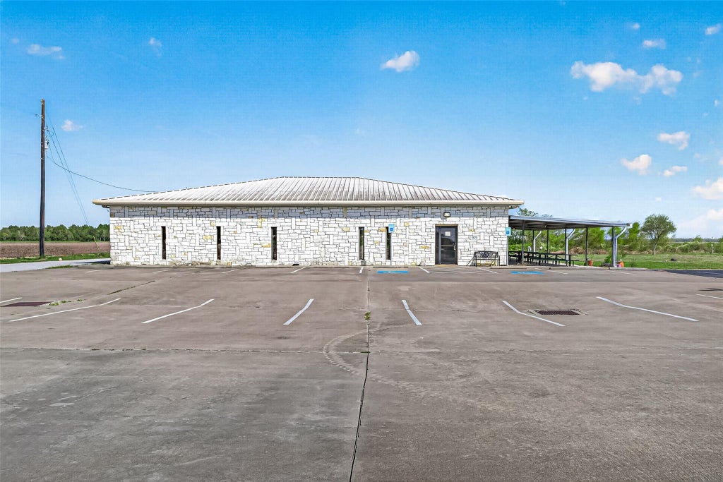 Photo of 925 Patton / Tx-10 Spur / Spur 10 / Hwy 36 Bypass ByPass, Rosenberg, TX 77471 (MLS # 23796702)