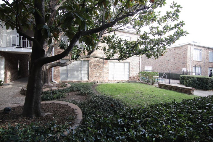 Photo 1 of 20 — 2101 Fountain View Drive 35, Houston, TX 77057