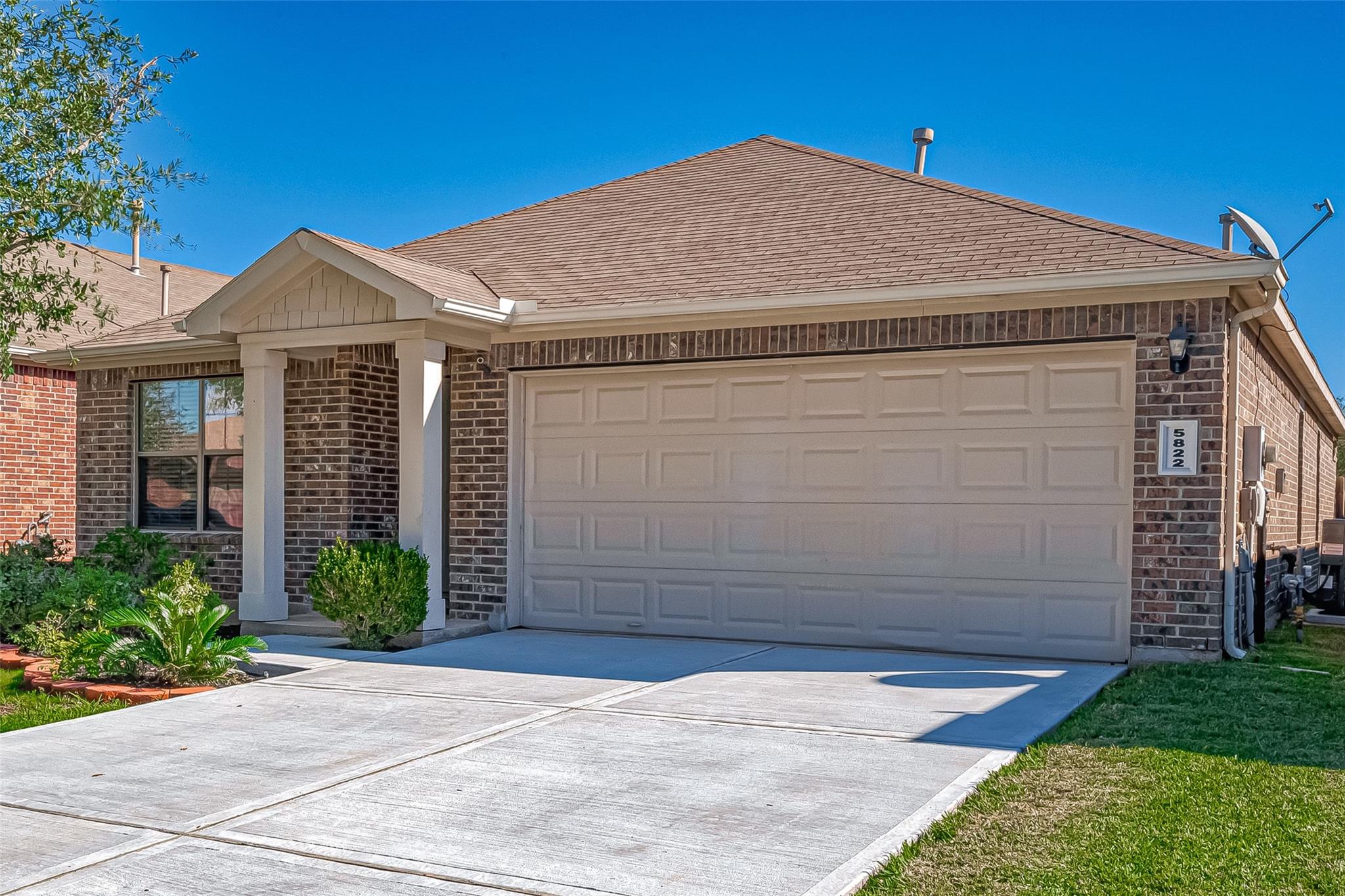 5822 Camelia Evergreen Lane