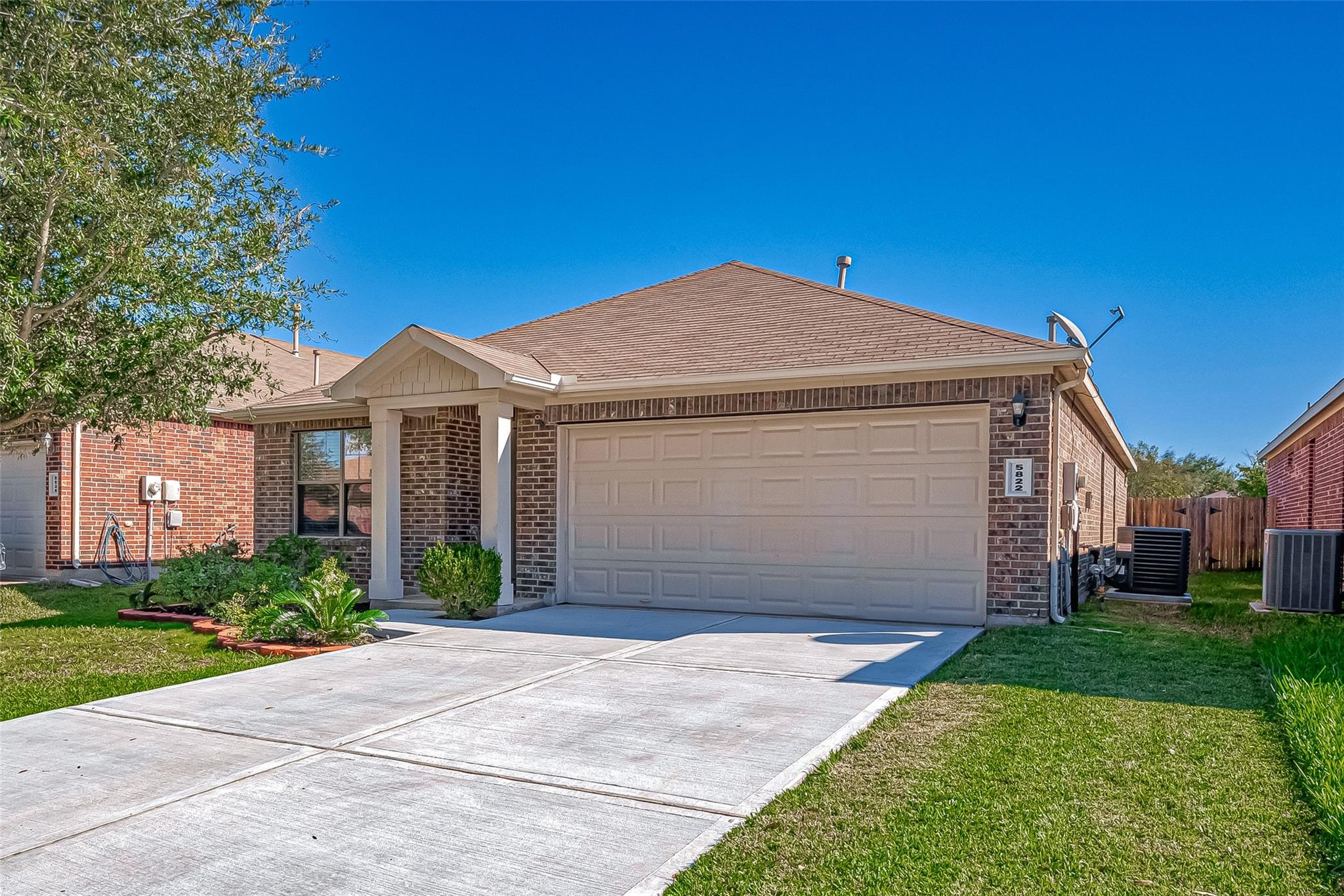5822 Camelia Evergreen Lane
