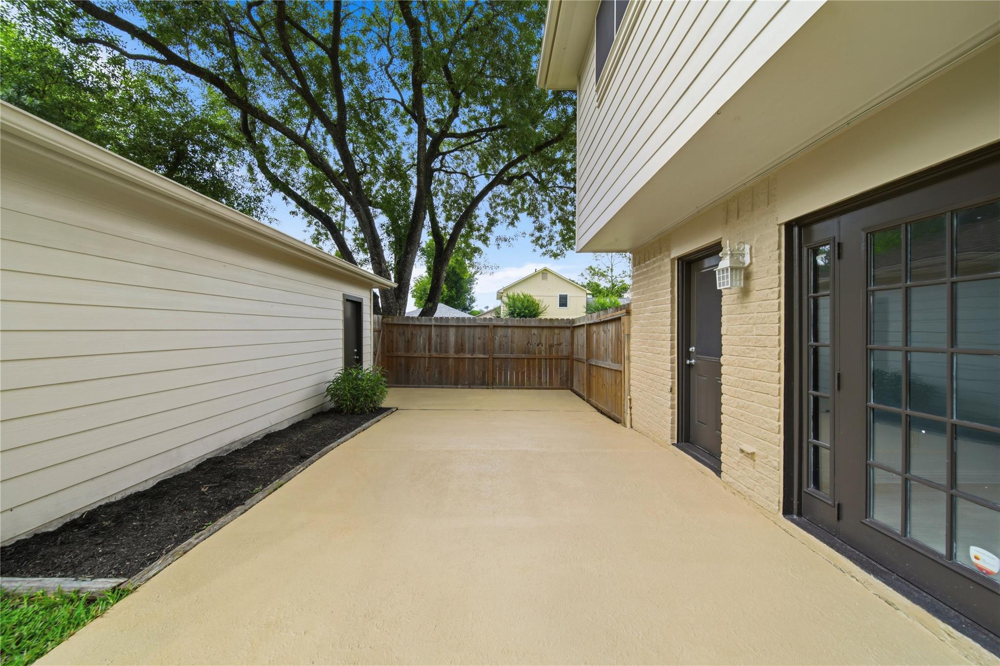 2902 Colony Drive
