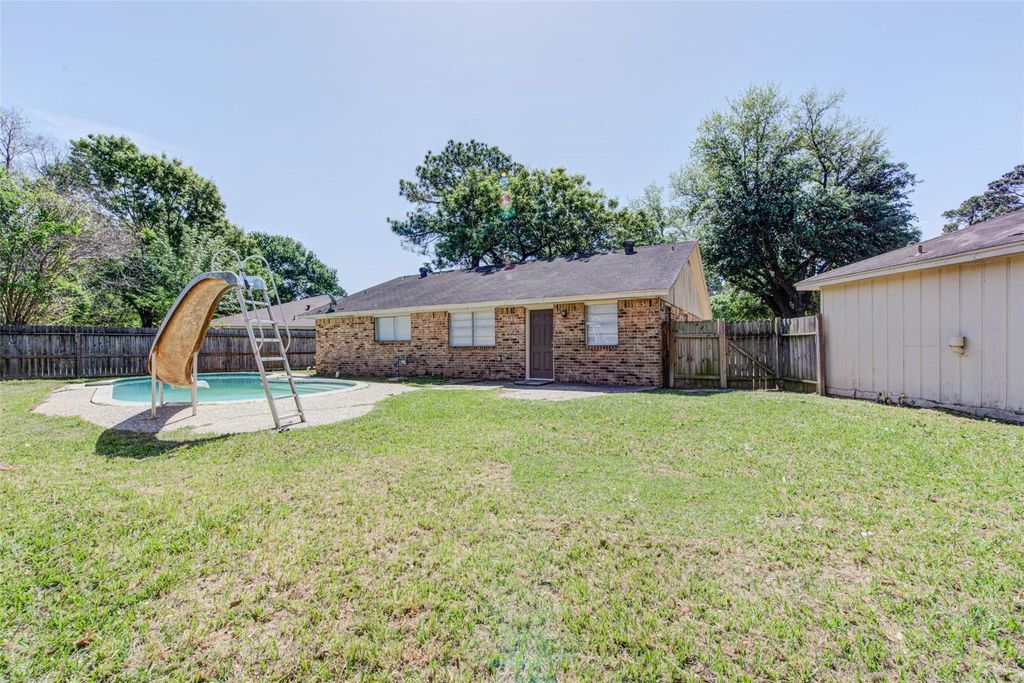Photo of 8914 Stonehearth Lane, Houston, TX 77040 (MLS # 32611480)