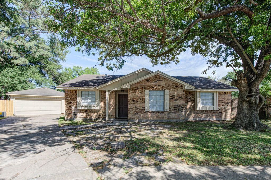 Photo of 8914 Stonehearth Lane, Houston, TX 77040 (MLS # 32611480)