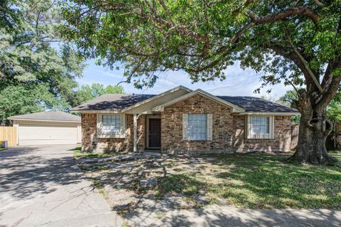 Photo of 8914 Stonehearth Lane, Houston, TX 77040 (MLS # 32611480)
