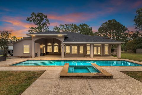 Photo of 18763 Grand Harbor Point, Montgomery, TX 77356 (MLS # 17589052)