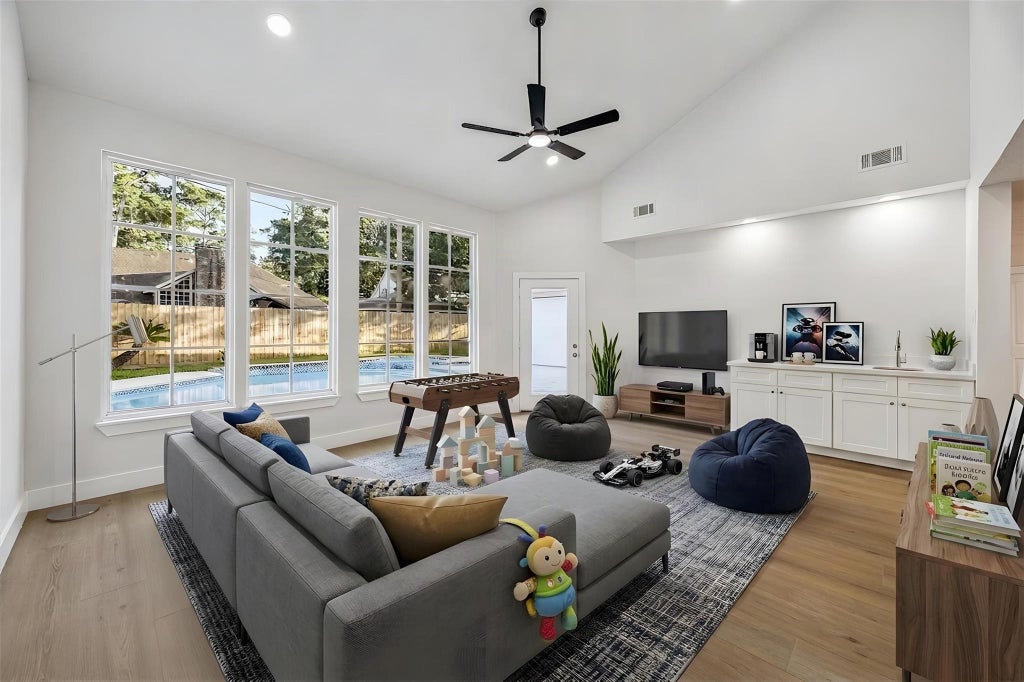 Photo of 11947 Fawnview Drive, Houston, TX 77070 (MLS # 39023835)
