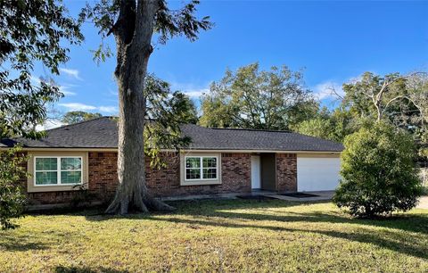 Photo of 4600 39th Street, Dickinson, TX 77539 (MLS # 44640931)