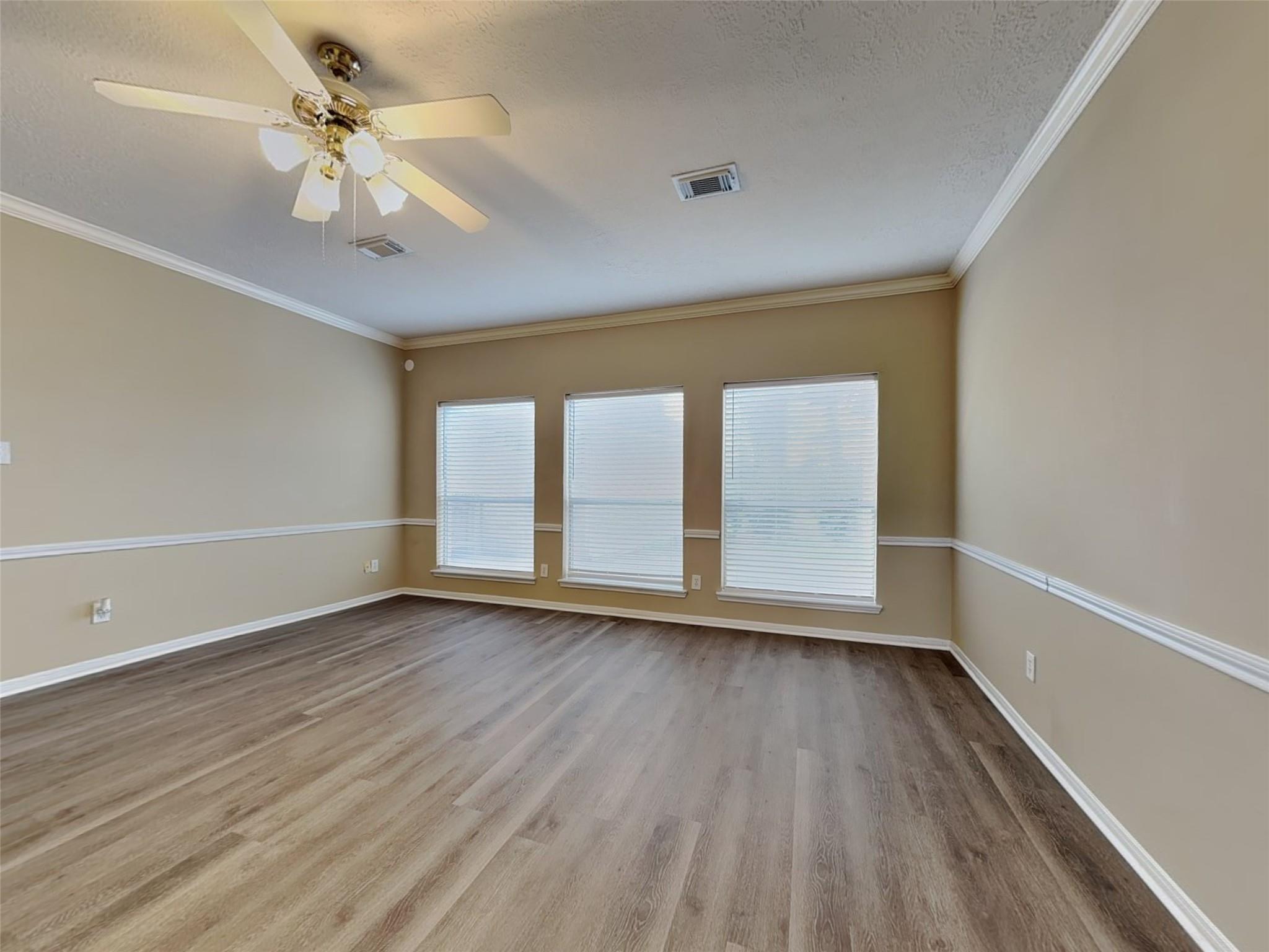 11911 Lakewood Hills Drive