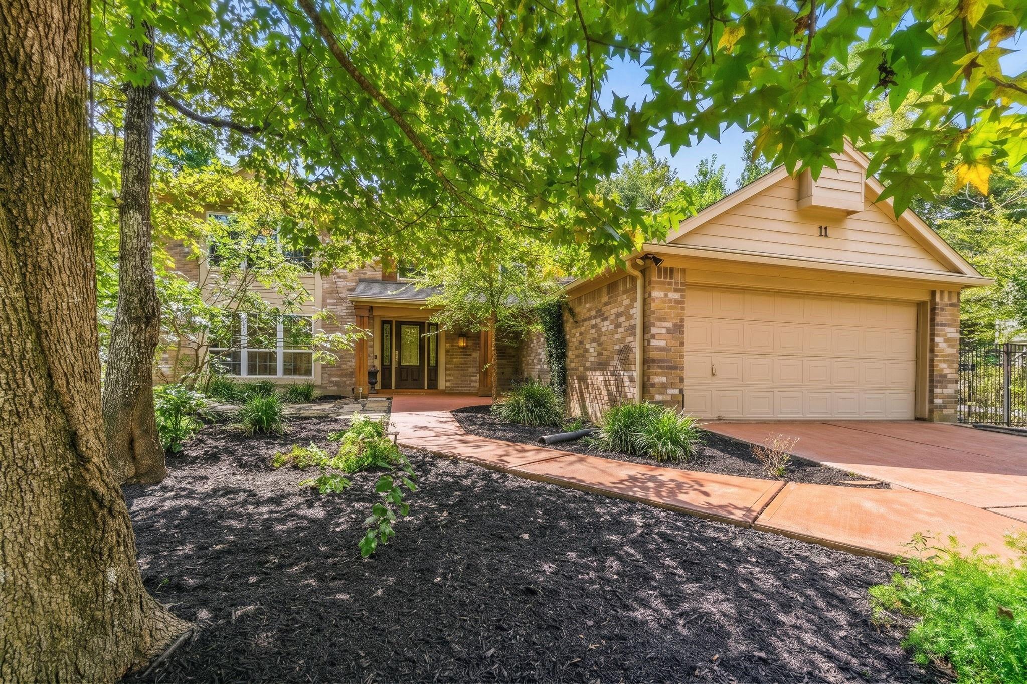 11 Thorn Berry Place