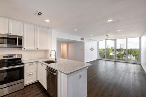 Photo of 3614 Montrose Boulevard #605, Houston, TX 77006 (MLS # 20511245)