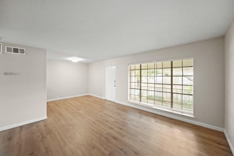 Photo of 2201 Fountain View Drive #60F, Houston, TX 77057 (MLS # 36817310)