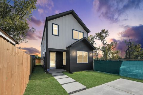 5722 Horton Street Houston TX 77026