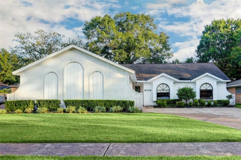 Photo of 1034 Montour Drive, Houston, TX 77062 (MLS # 60213081)