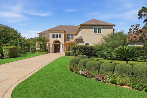 Photo of 51 S Fremont Ridge Loop, Spring, TX 77389 (MLS # 36965585)