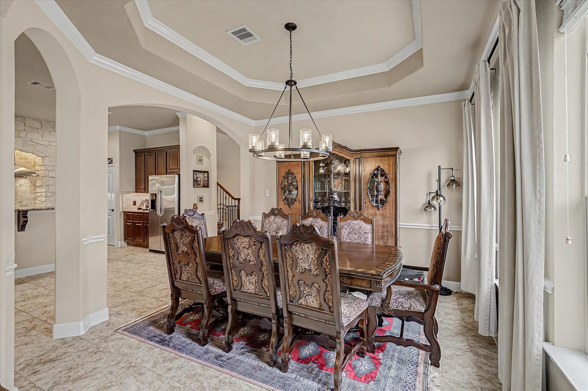 102 N Victoriana Circle