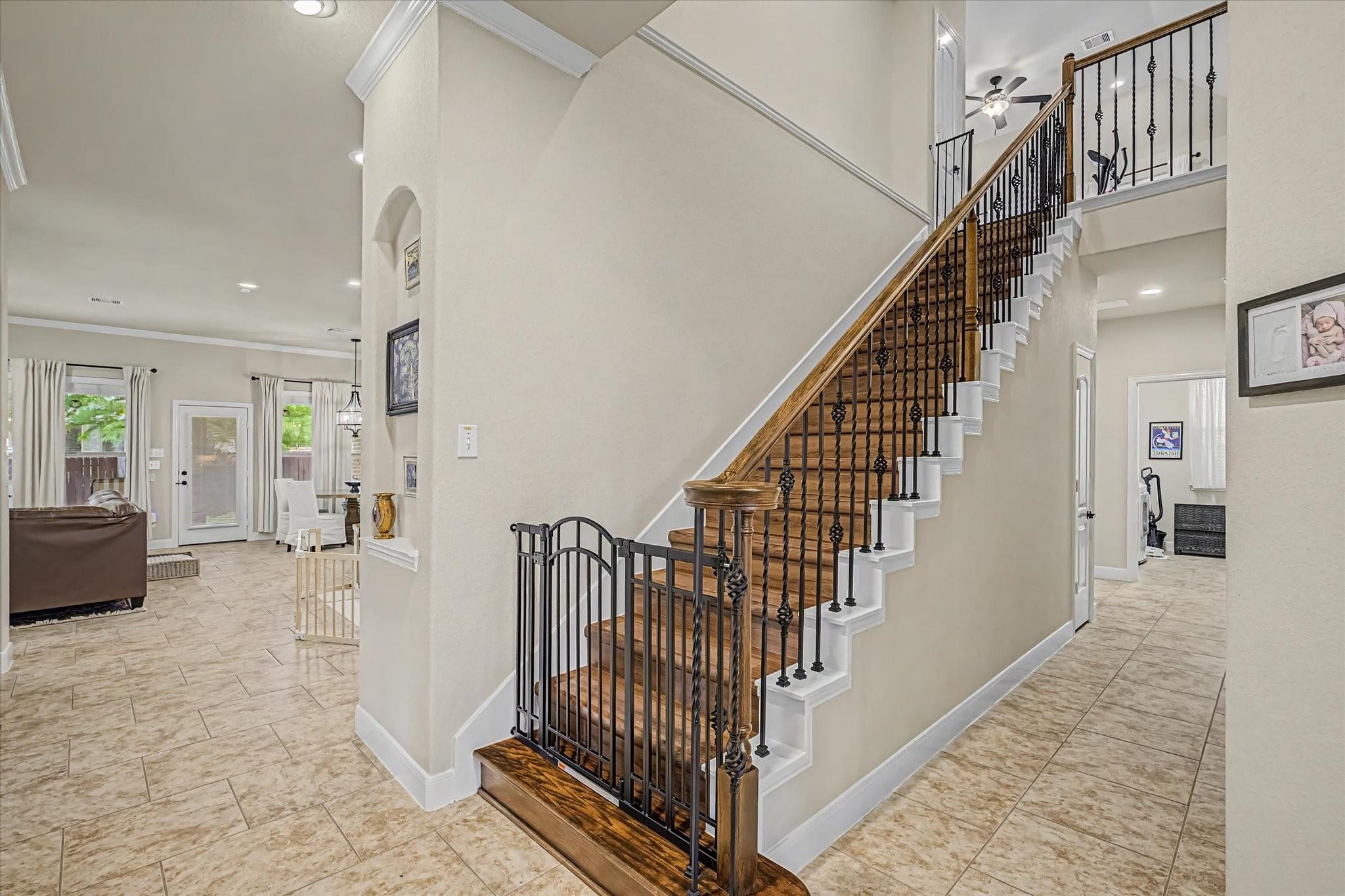102 N Victoriana Circle