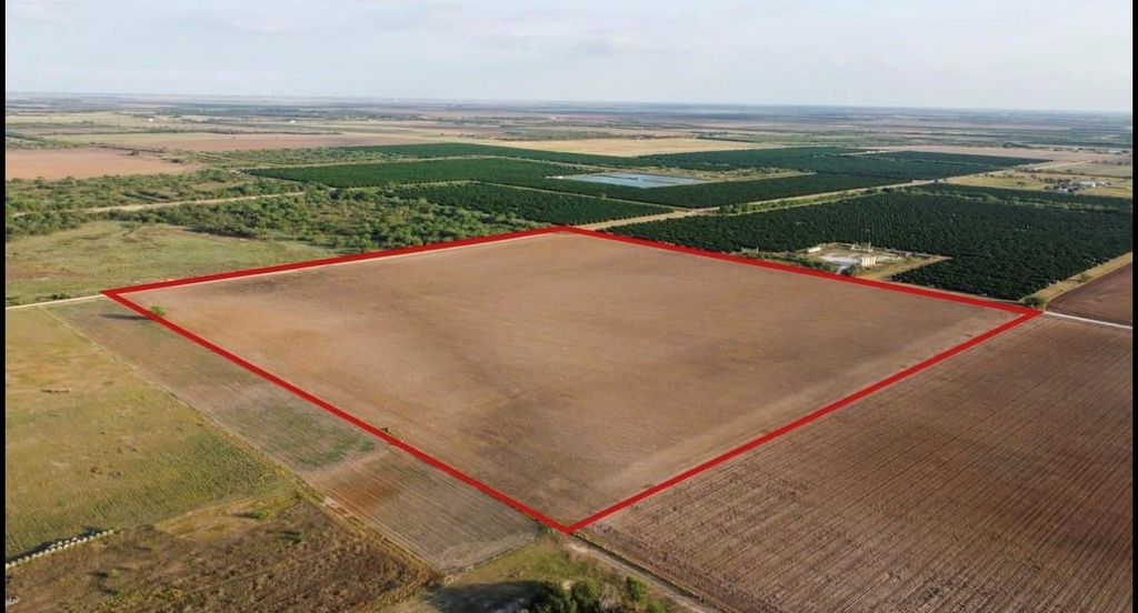 Photo of 2900 County Road, Lasara, TX 78542 (MLS # 68714566)