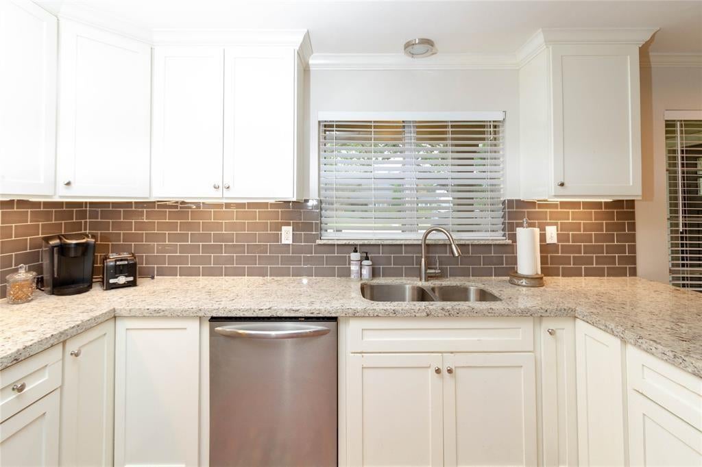 Photo of 4607 Pine Street, Bellaire, TX 77401 (MLS # 93080565)