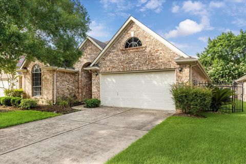 Photo of 12319 Georgetown Park Court, Houston, TX 77058 (MLS # 79592654)