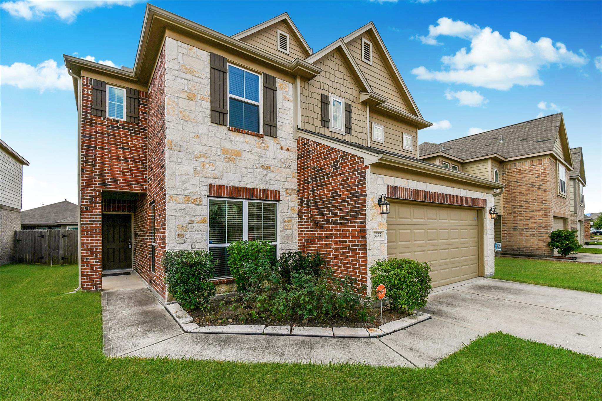 3227 Thicket Path Way