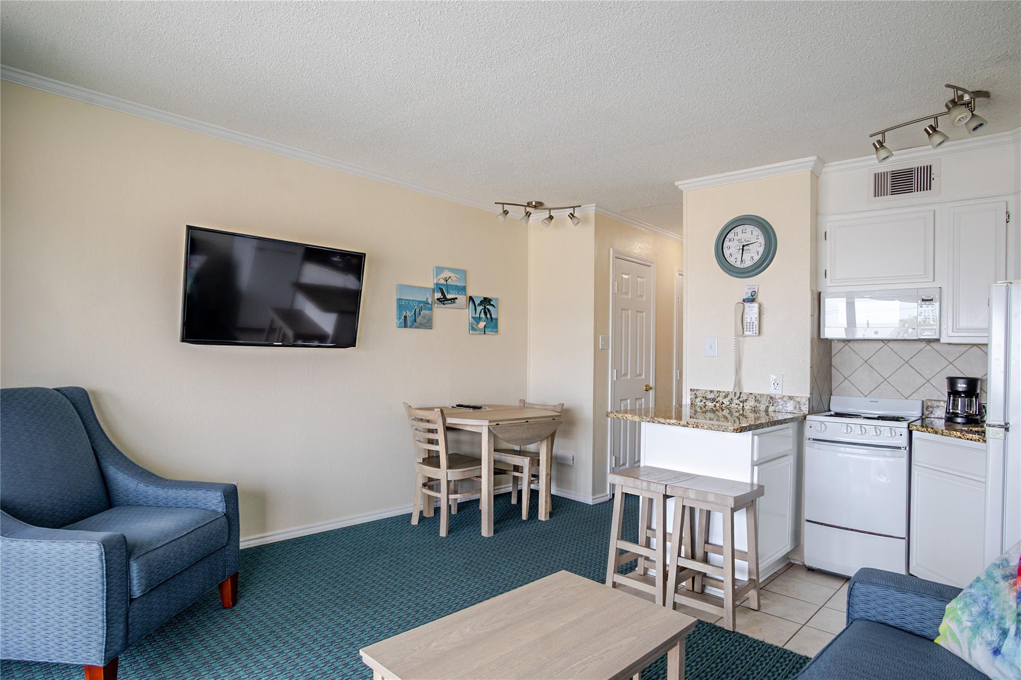 6102 Seawall Boulevard 323