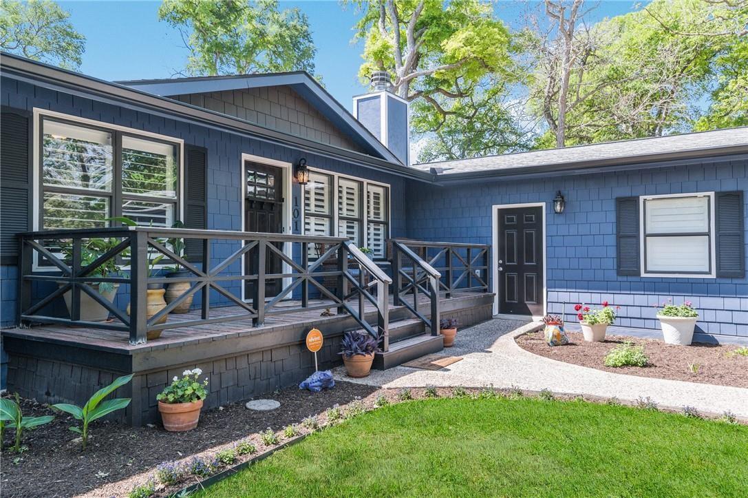 1011 Timber Elm