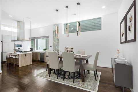 Photo of 1155 W 18th Street, Houston, TX 77008 (MLS # 62722697)