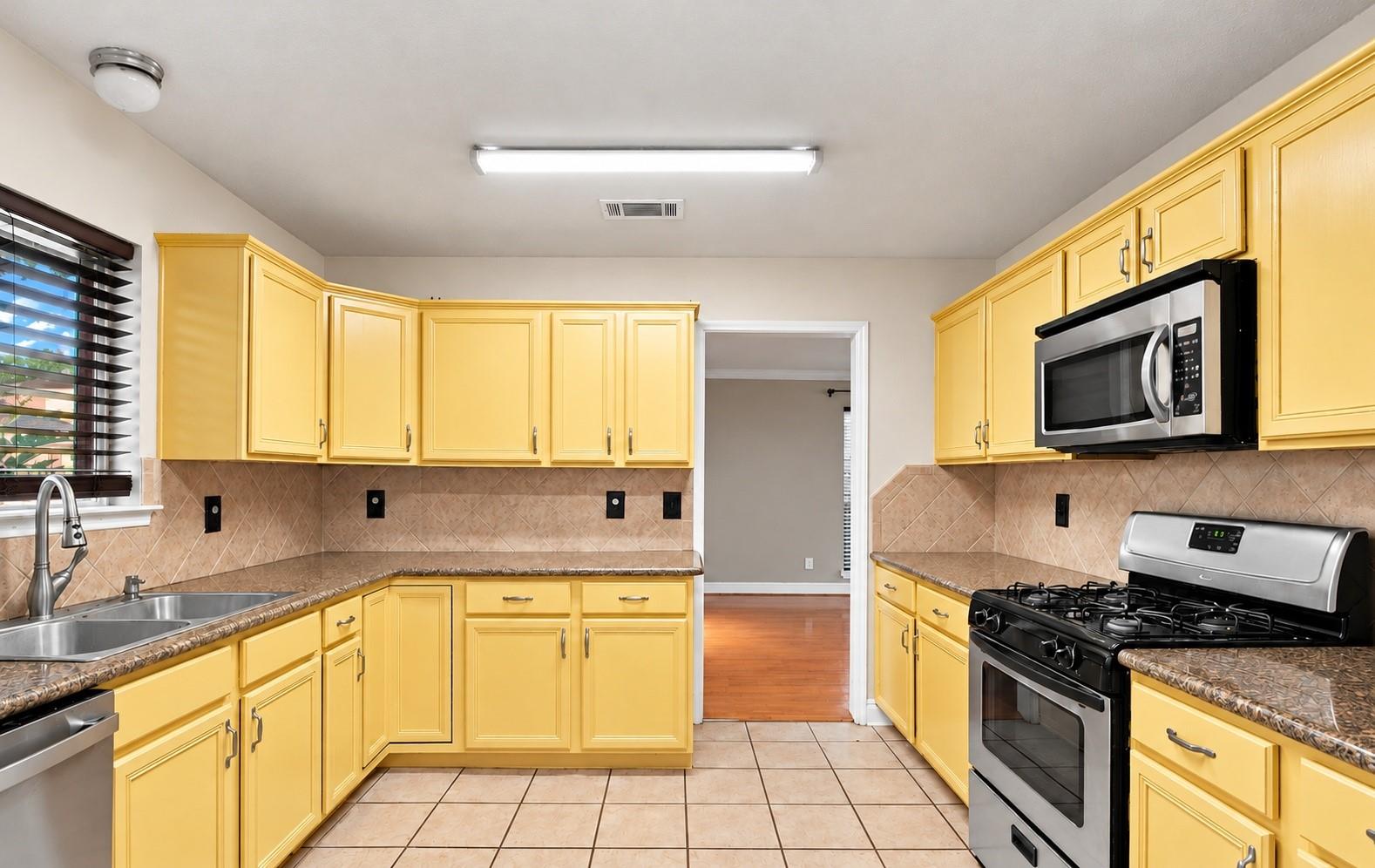 16810 Blairstone
