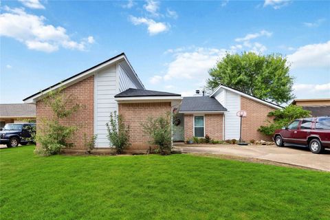 Photo of 1923 Fernspray Lane, Houston, TX 77084 (MLS # 39350356) Photo of 1923 Fernspray Lane, Houston, TX 77084 (MLS # 39350356)