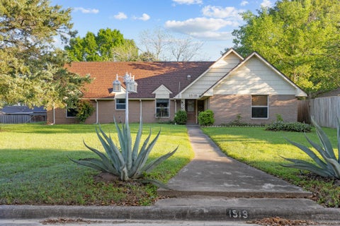Photo of 1519 Everitt Street St, Navasota, TX 77830 (MLS # 44753398)