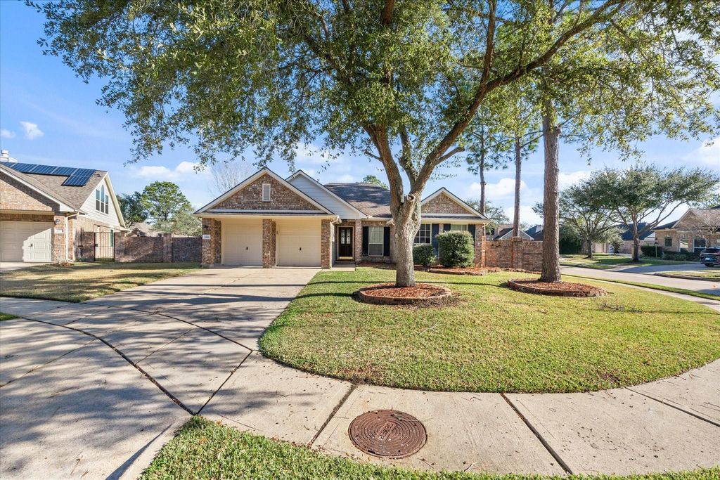 Photo of 2618 Oxhill Court, Pearland, TX 77584 (MLS # 45384839)