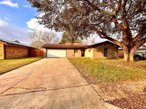 Photo of 2215 Gontier Drive, Bay City, TX 77414 (MLS # 47405277)
