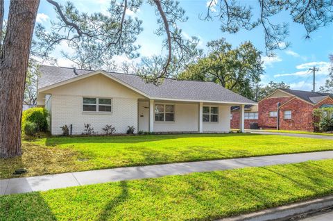 Photo of 7727 Fairdale Lane, Houston, TX 77063 (MLS # 24045710)
