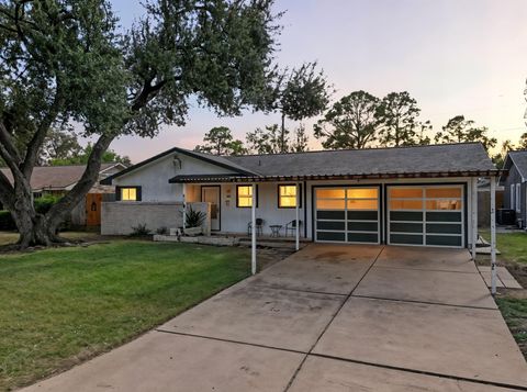 Photo of 8607 Alcott Drive, Houston, TX 77080 (MLS # 53849925) Photo of 8607 Alcott Drive, Houston, TX 77080 (MLS # 53849925)