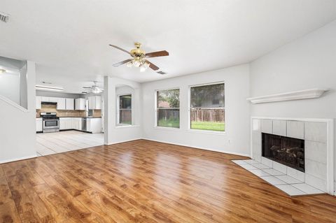 Photo of 8823 Emerald Heights Lane, Houston, TX 77083 (MLS # 25479233)