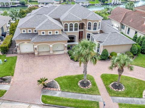 Photo of 3006 S Island Drive, Seabrook, TX 77586 (MLS # 29361611)