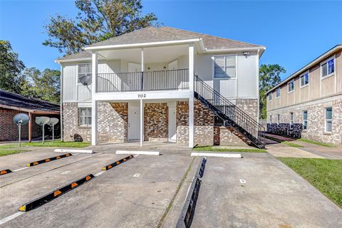 Photo of 702 Lyle West Avenue #C, Cleveland, TX 77327 (MLS # 66211476)