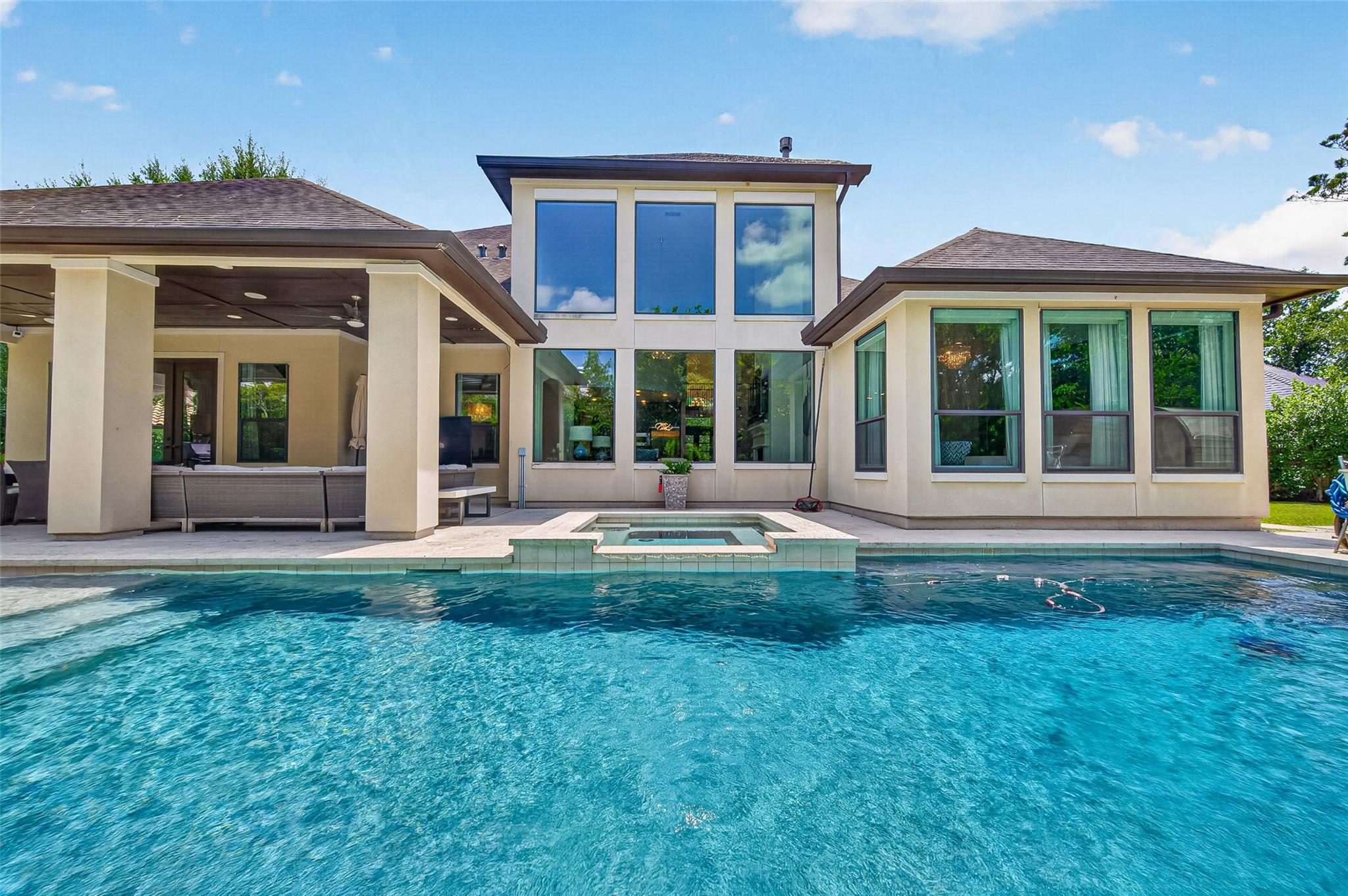 6 Yarbrough Bend Court